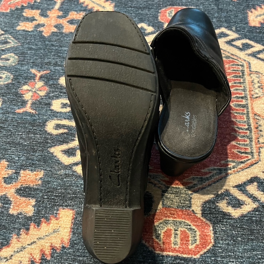 Clark’s slip on clogs/mules - Picture 6 of 6